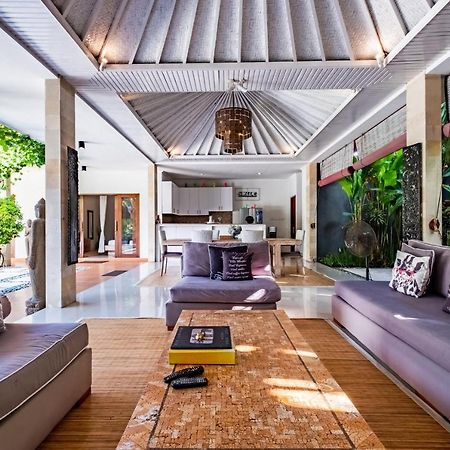 Central Seminyak Villa Martini ภายนอก รูปภาพ